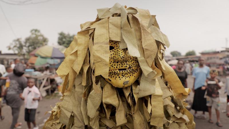 De wandelende sculpturen van Kinshasa