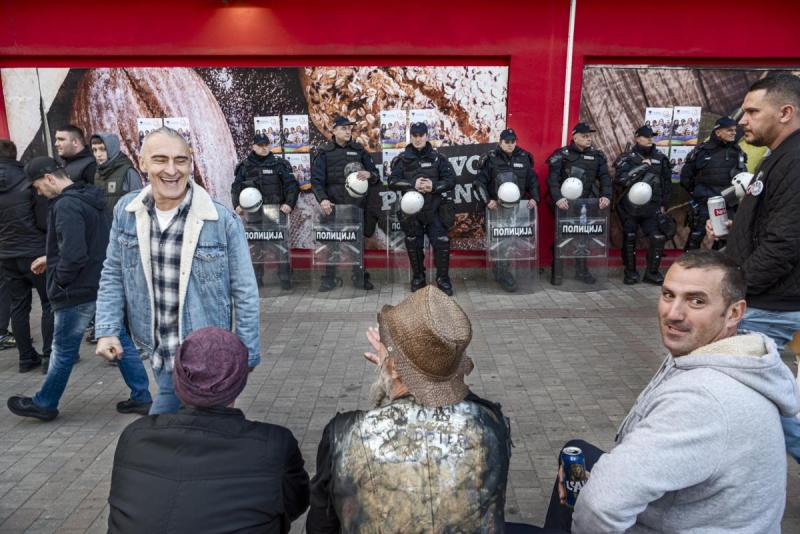 Demonstranten op straat in Kula